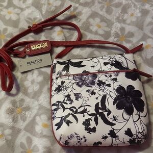 NWTKenneth Cole Reaction Women's Floral Crossbody Bag Black White Red Botanical